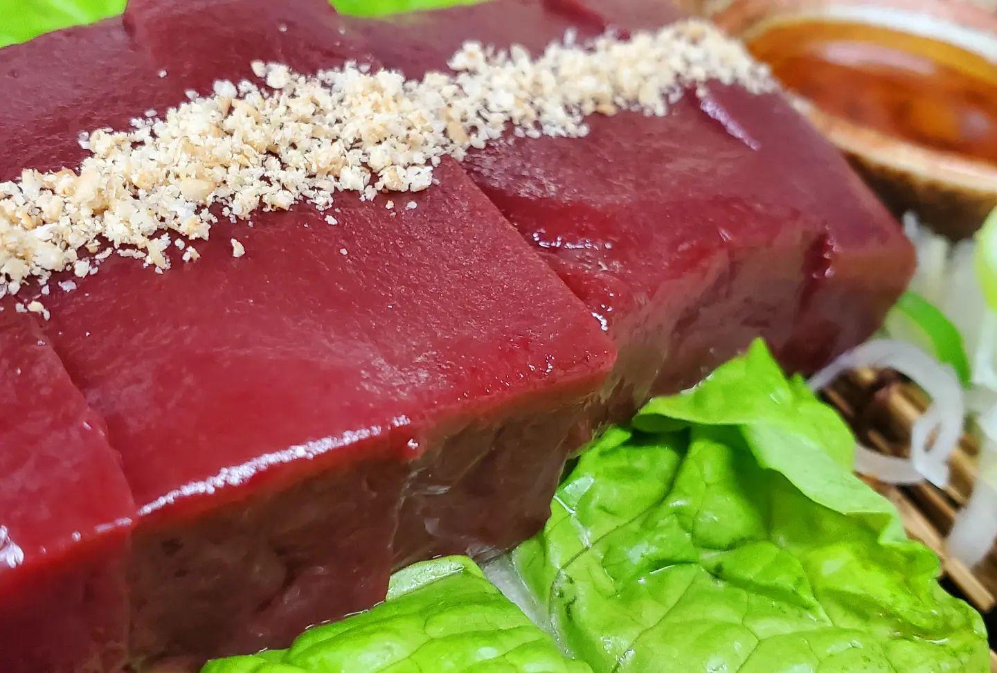 足下悪いですが、プリプリの厚切りレバーご用意してお待ちしています/新宿三丁目/焼肉/ホルモン/ランキング