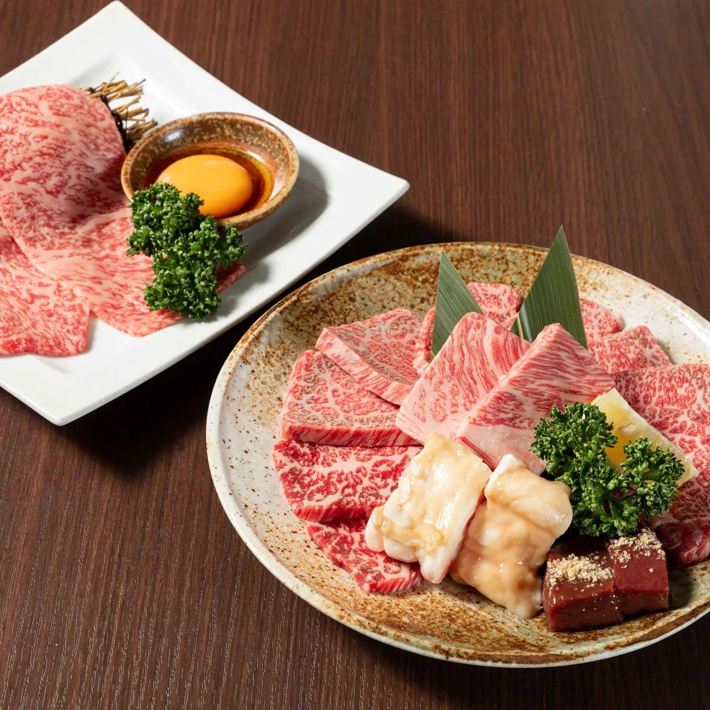 火曜日17時00分～神戸屋なら盛り合わせですね🐂食べて頂きたい厳選した黒毛和牛を盛り合わせました。新宿御苑/焼肉/ホル…
