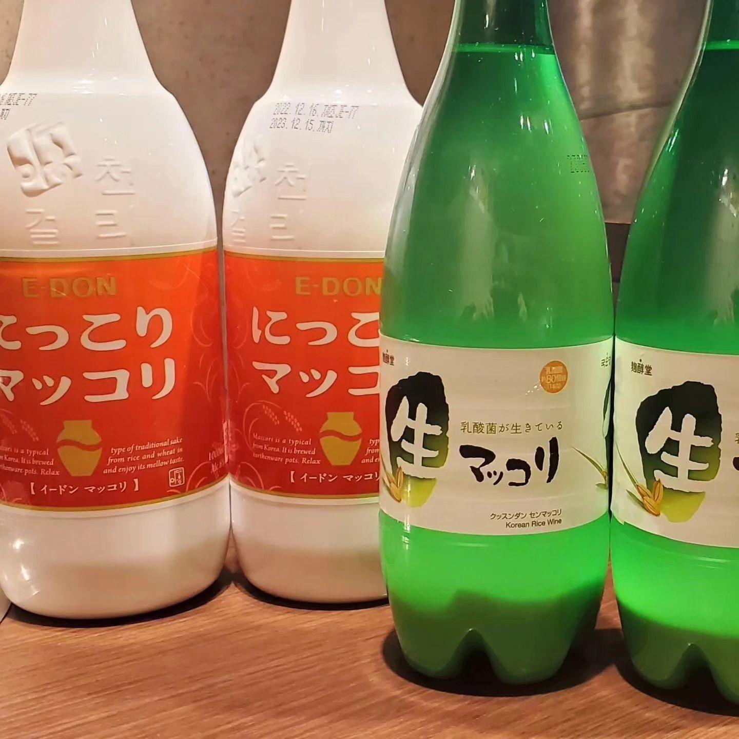 マッコリに食物繊維が豊富なのは、米を麹菌で発酵させ、ろ過をせず、すりつぶした米がそのままはいっているため。 また、発酵に…