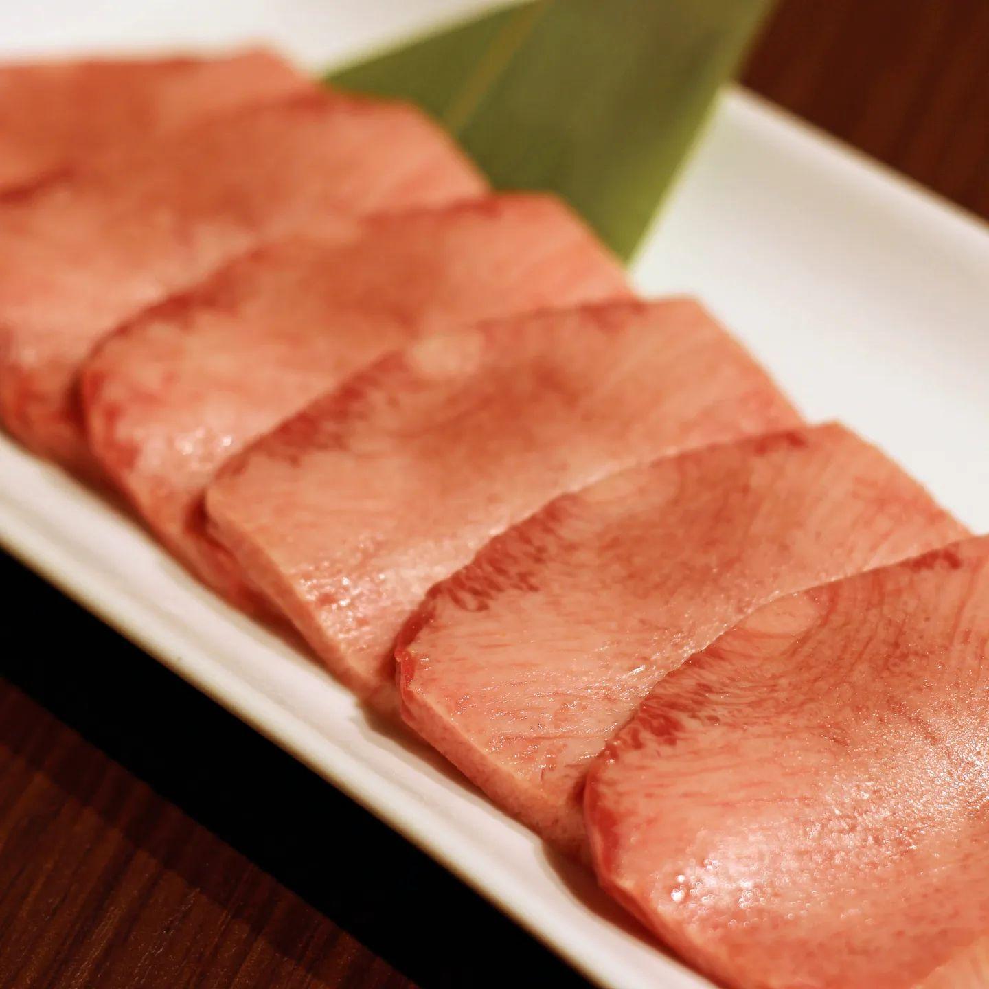 黒タン多め…🌠希少な黒毛和牛のタンしっかりと味わいがあり、食べてもらいたい絶品です👅新宿御苑/焼肉/ホルモン/肉