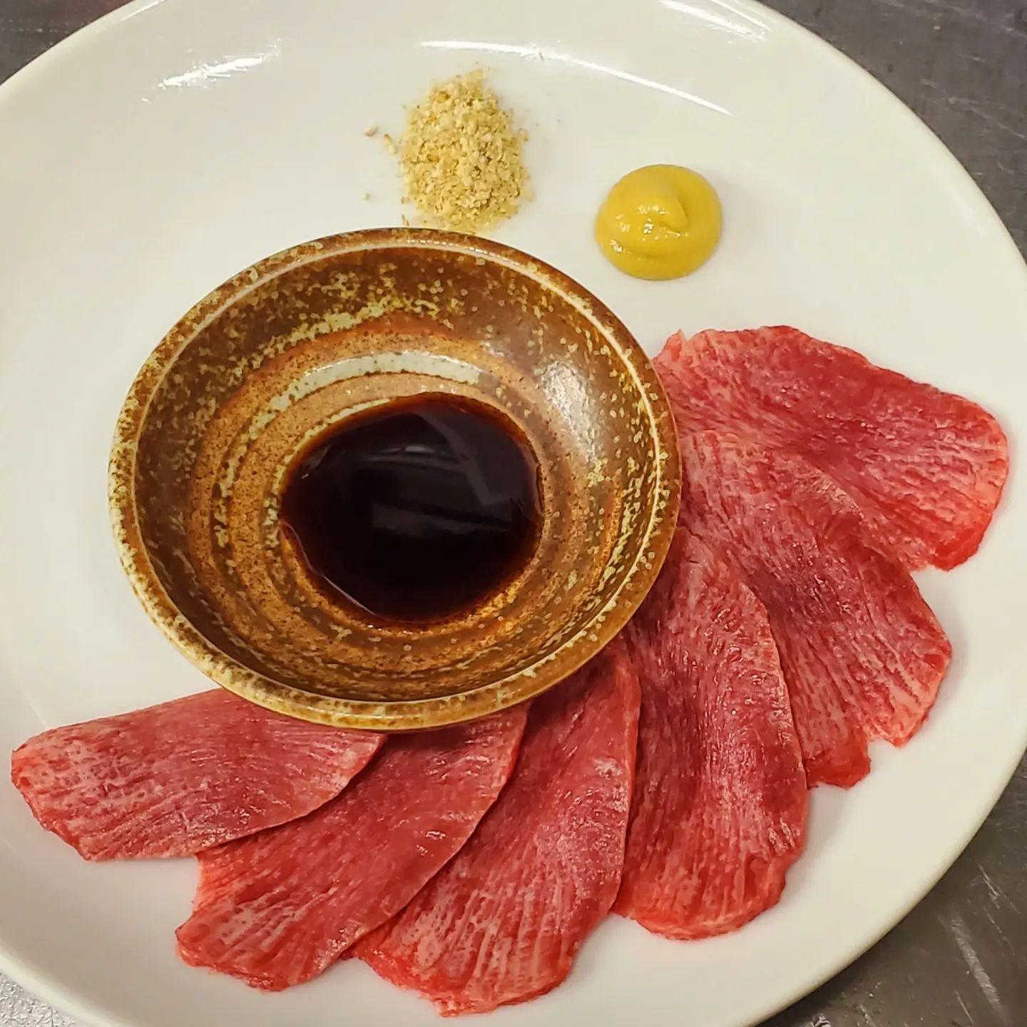 和牛タン👅ビタミンB群が多く含まれています。「ストレスを和らげる」など体に良い効果があります。 また、お肌の調子を良く…