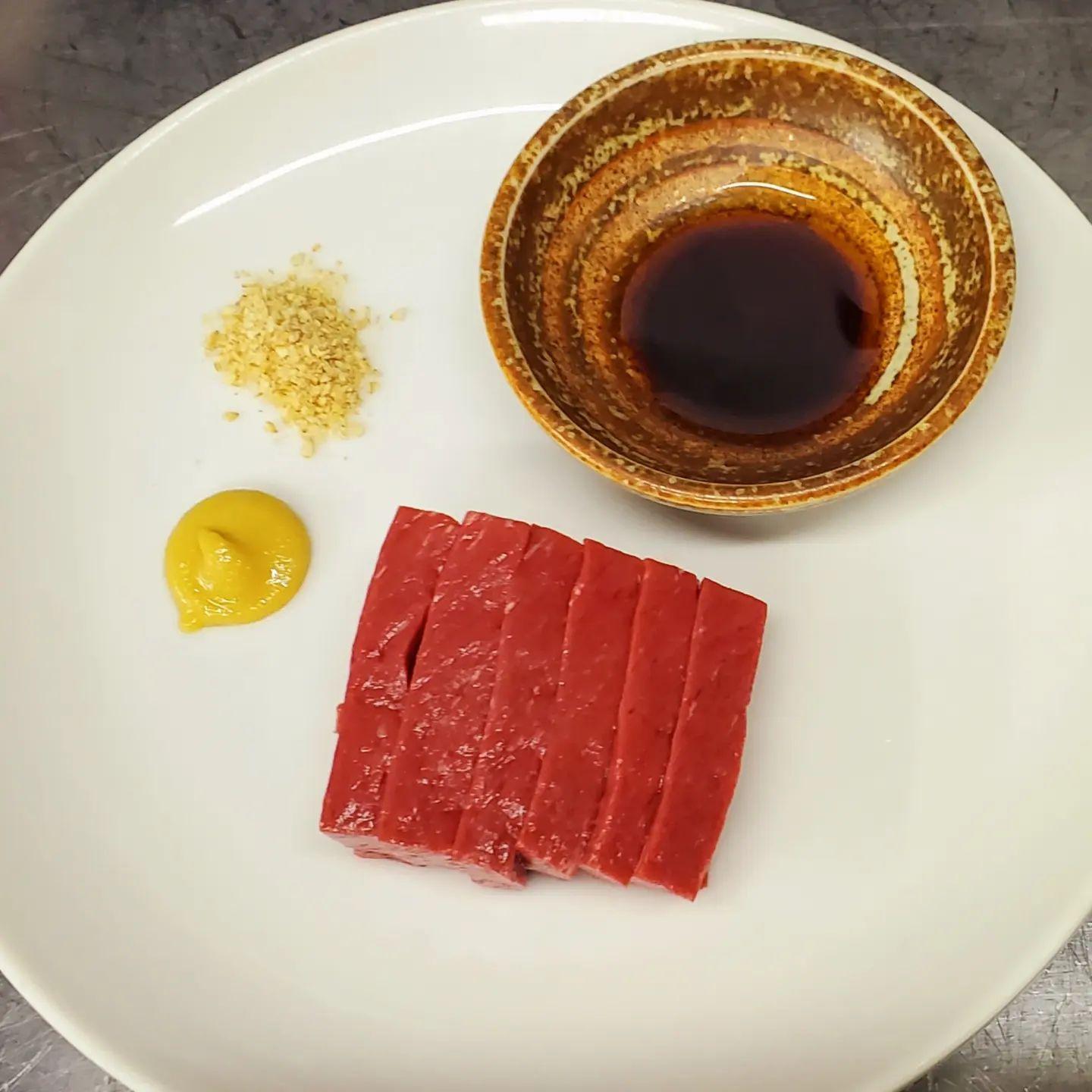 月曜から焼肉…あっさりとした食感のハツ・牛のこころ(ハツ)は、牛の心臓にあたる部位です。 内臓の中で一番癖のない部位にな…
