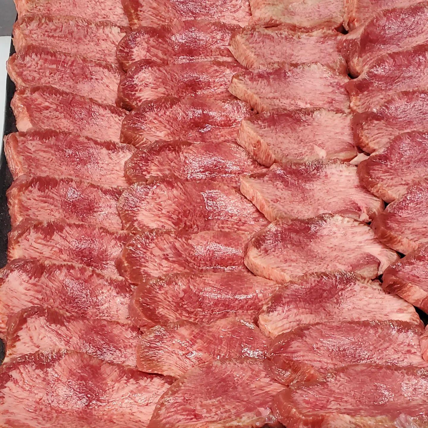 月末焼肉…10月も終わりになってしまい残るは後2カ月、忙しくなる方が多いと思います。ラストまでかけれるよう月末焼肉楽しみ…