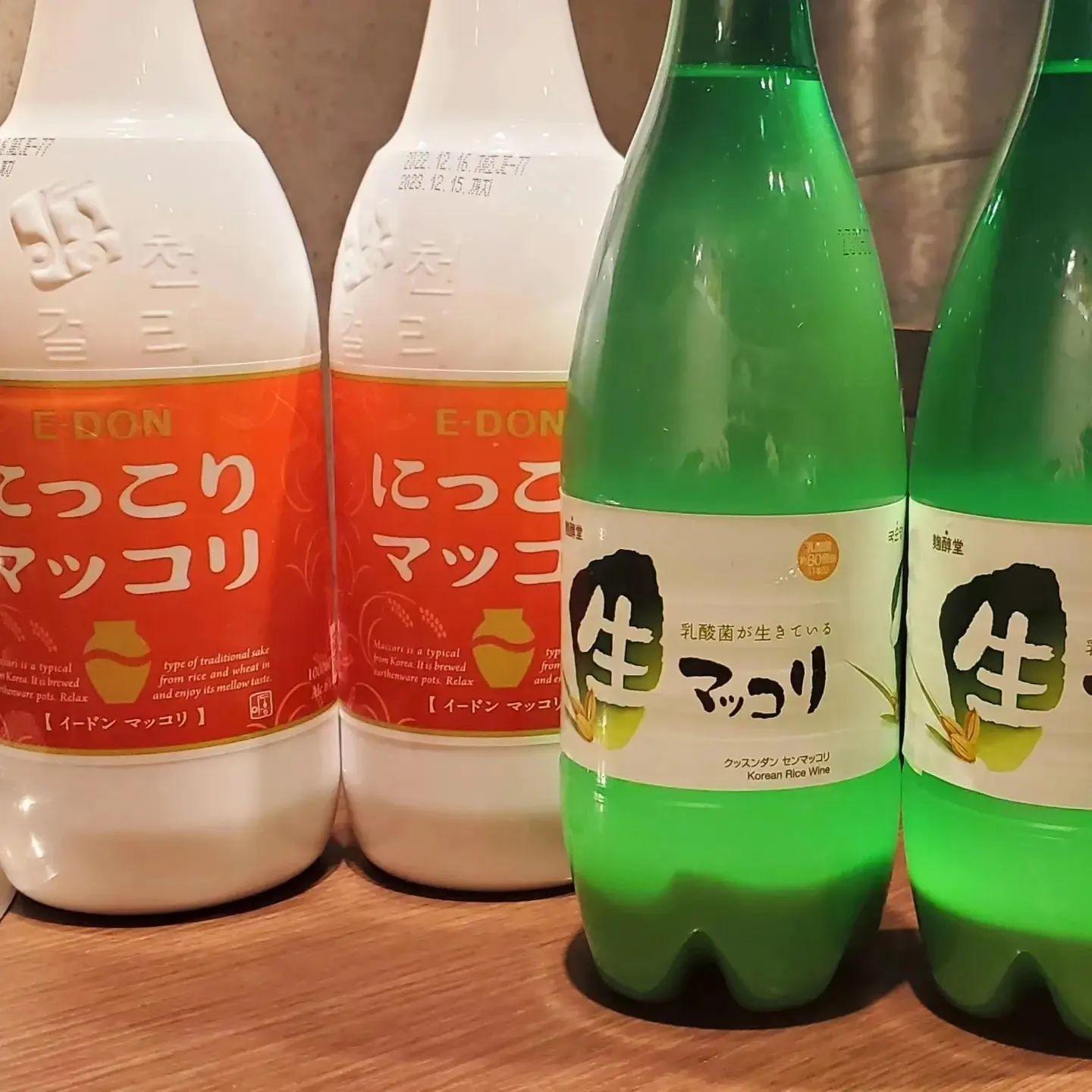 マッコリには食物繊維、ビタミンB・C、それに乳酸菌が豊富に含まれており、中でも注目を集めているのが乳酸菌。 腸内環境を整…