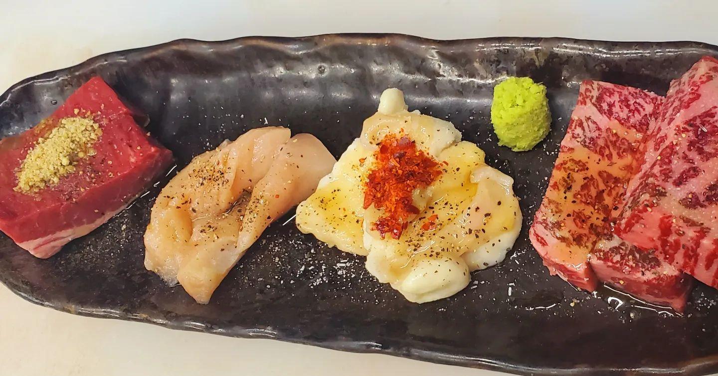 焼肉神戸屋です。7日は七草粥…ですが、その前に焼肉初めで乾杯しませんか?びっくり商品等も数量限定ですがオススメです。新宿…
