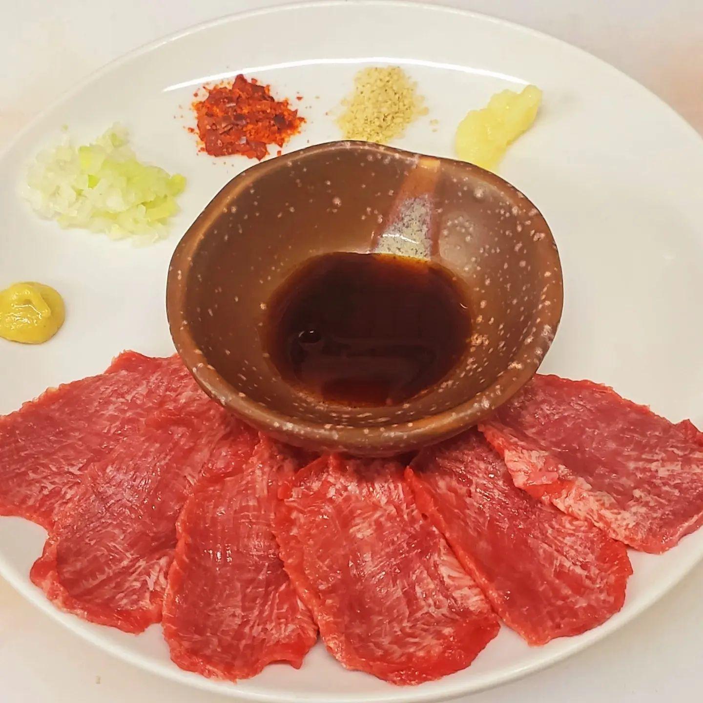 外は寒くて身体が小さくなりますが、焼肉では目の前にあったか～い焼き台からホッとする火でウマウマな焼肉を召し上がれます。新…