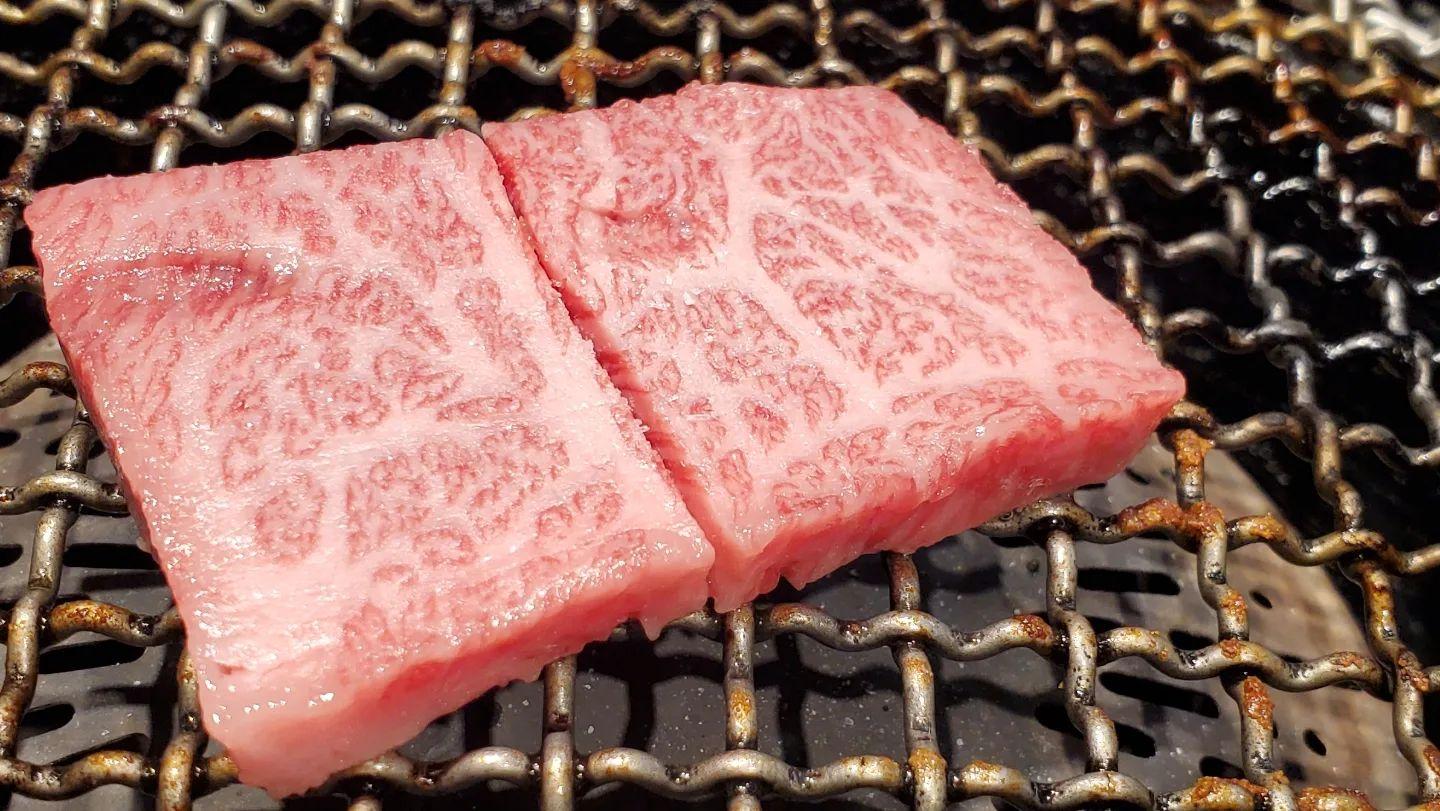 金曜日の焼肉…楽しまなきゃですね。今週もお疲れ様です…新宿御苑/焼肉/ホルモン/肉/新宿