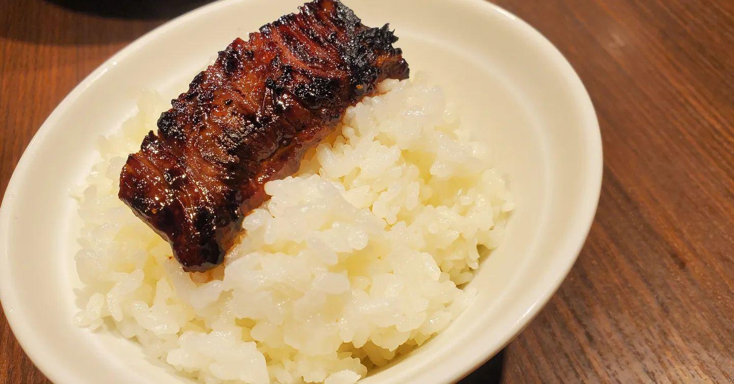 (ライス×厚切りハラミ)オンザライスはyummy!新宿御苑/焼肉/ホルモン/肉/新宿