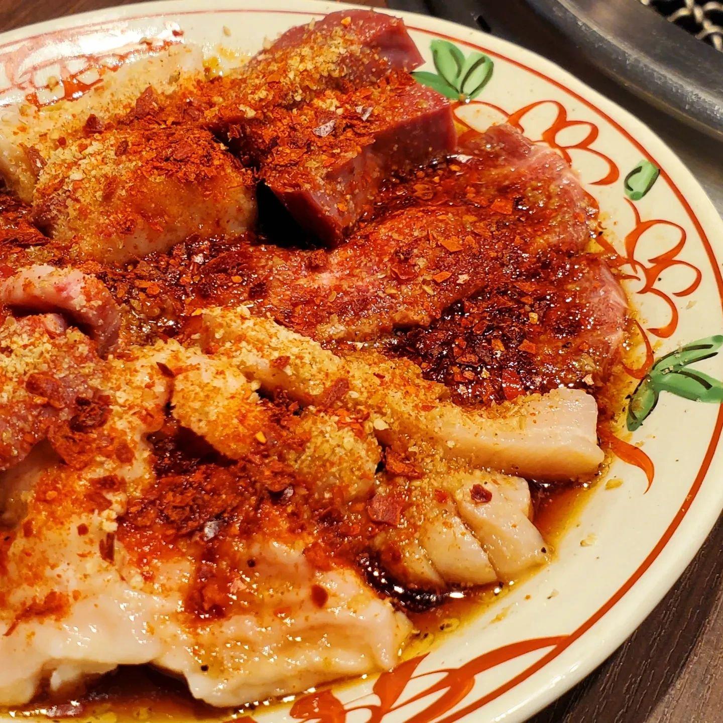 (神戸屋×芝浦直送)毎日届く新鮮な内臓はいろいろな食感、味わいがあり焼肉よりホルモン!と言う方もいらっしゃいます。新宿御…