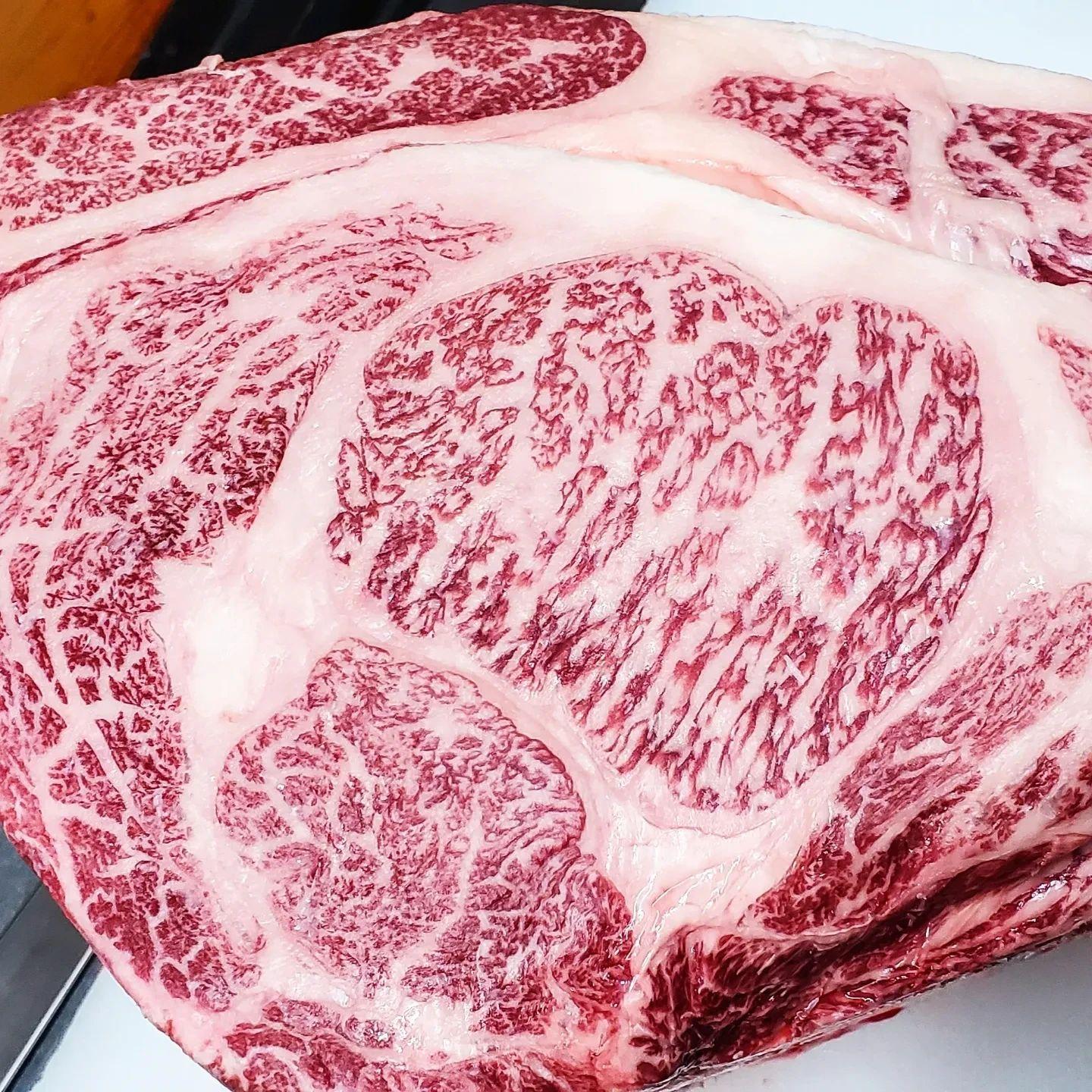 柔らかくてきめ細やかな肉質、濃厚な旨味、上品な甘みが特徴です…新宿御苑/焼肉/ホルモン/肉/新宿