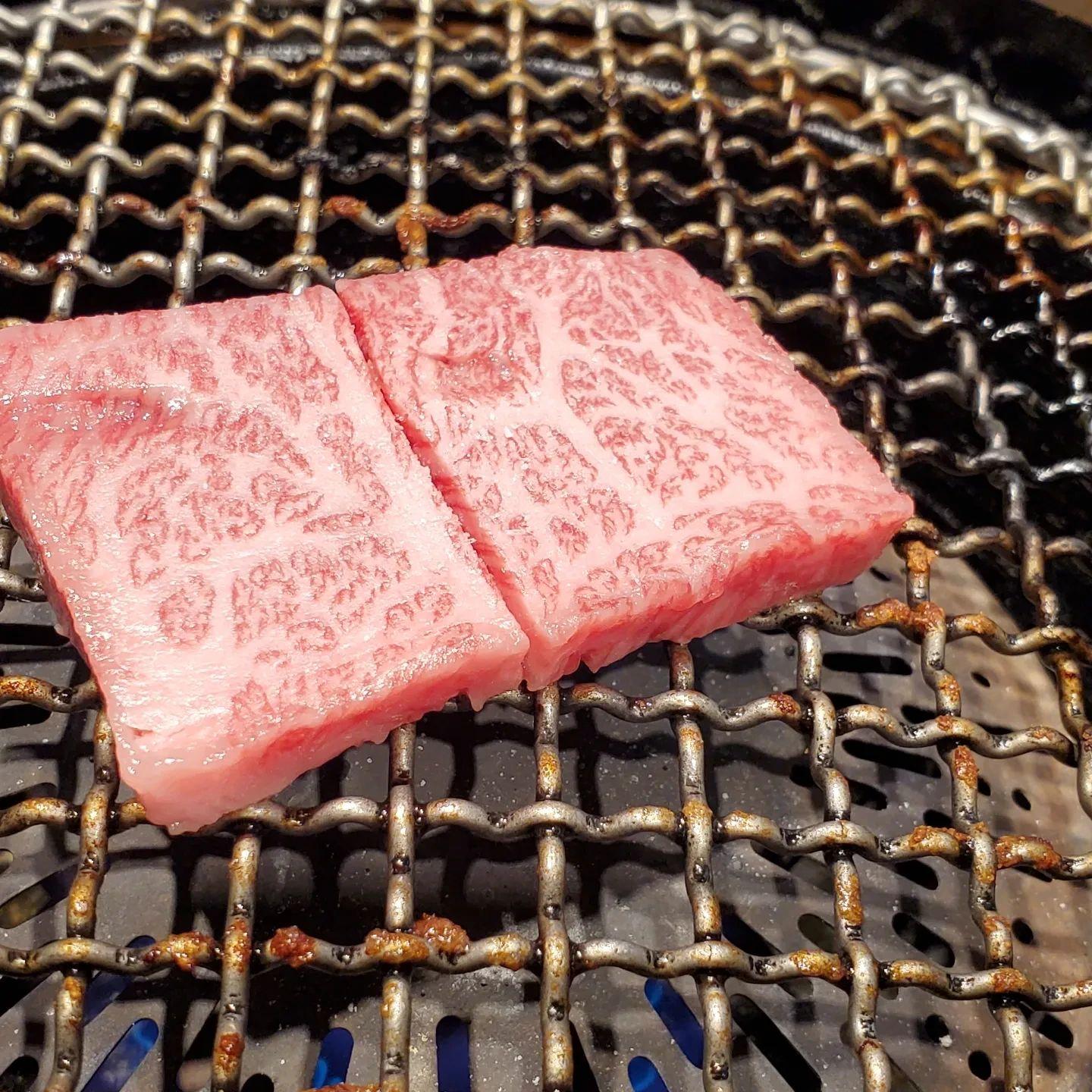 月曜から焼肉…新宿三丁目/焼肉/ホルモン/ランキング/おすすめ/デート/新宿