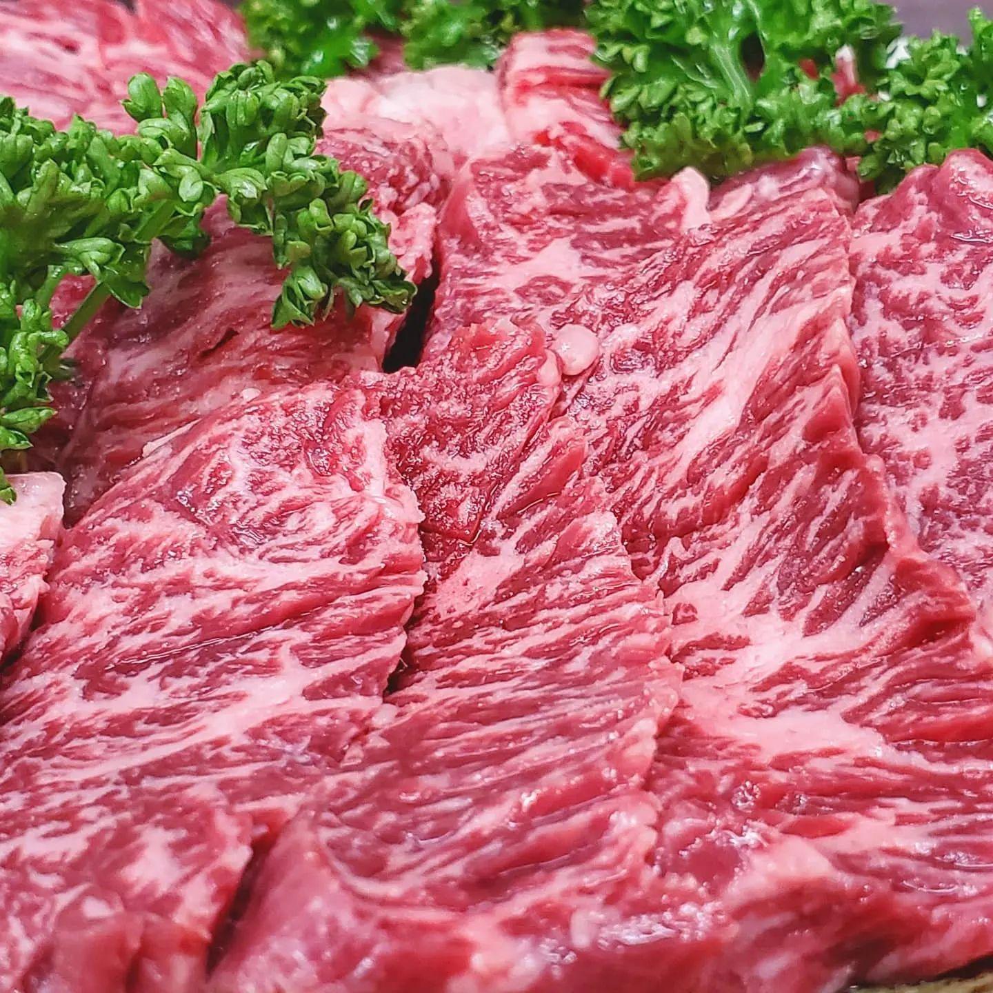 今ではとても希少な黒毛和牛の特選ハラミ入荷しています。ハラミ好きなら食べるべき一品ではないでしょうか。新宿御苑/焼肉/ホ…