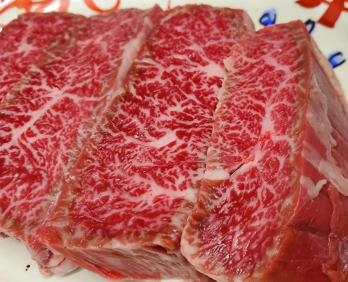 だいぶ寒くなりましたが暖かいロースターで焼く焼肉は格別です。免疫強化の為に牛肉で疲労軽減!新宿三丁目/焼肉/ホルモン/ラ…