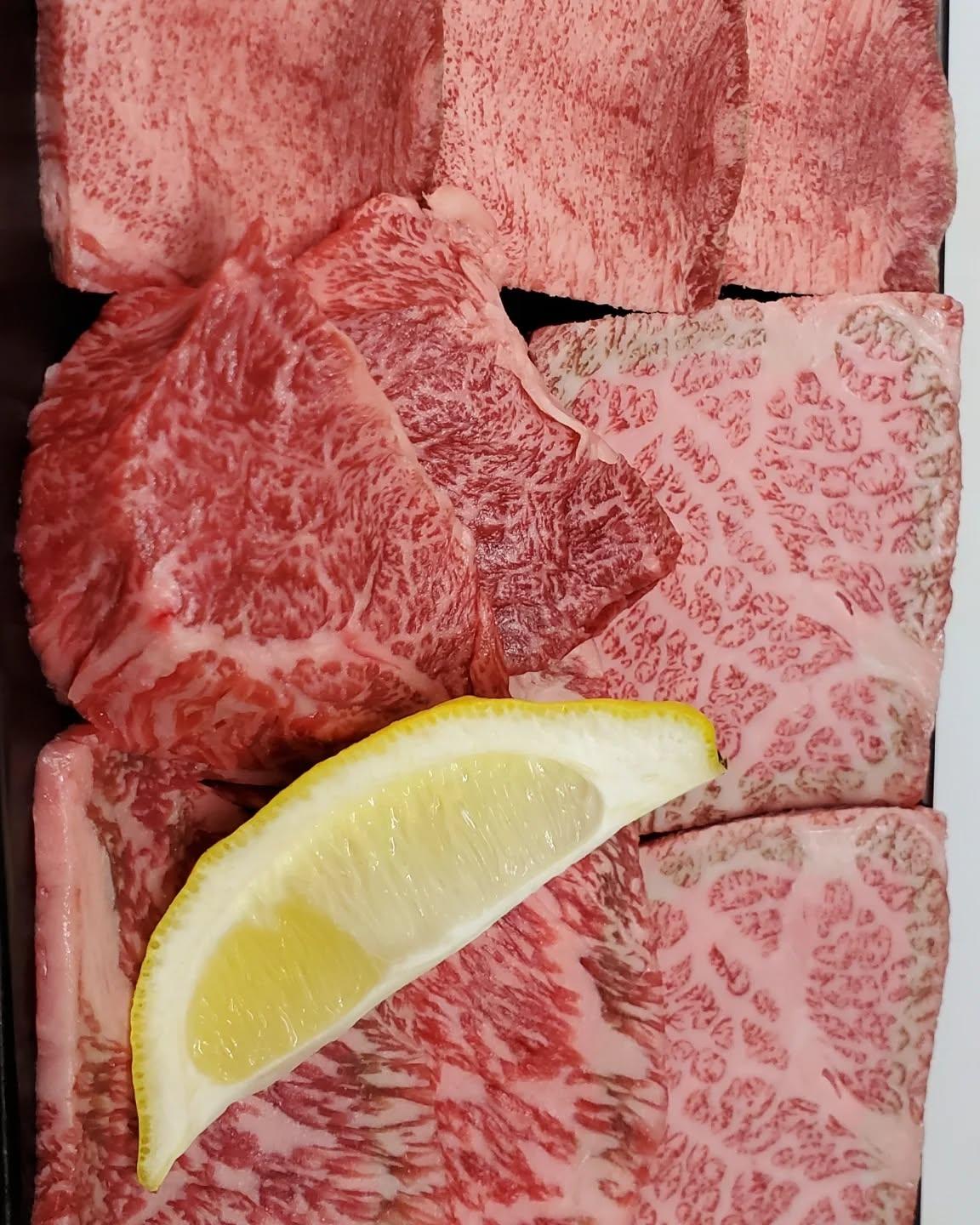 月曜から焼肉…グラス傾けてお疲れ様を言い合いましょう。新宿御苑/焼肉/ホルモン/肉/新宿