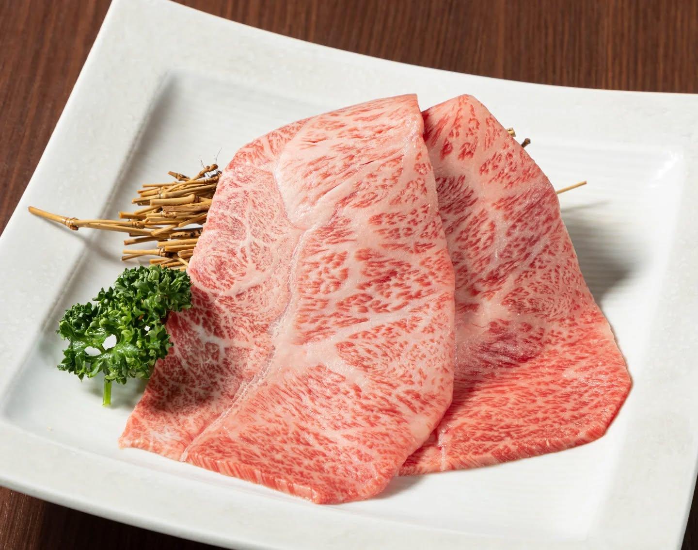 ミスジ(細かい繊維質で霜降りが入りやすい部位です)新宿御苑/焼肉/ホルモン/肉/新宿