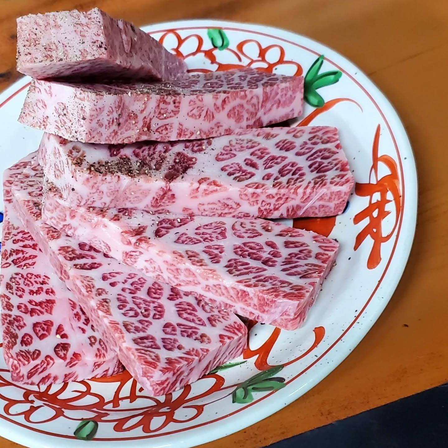 この厚み、この旨味爆発的!当店おすすめ特選カルビは堪能されましたか？新宿御苑/焼肉/ホルモン/肉/新宿