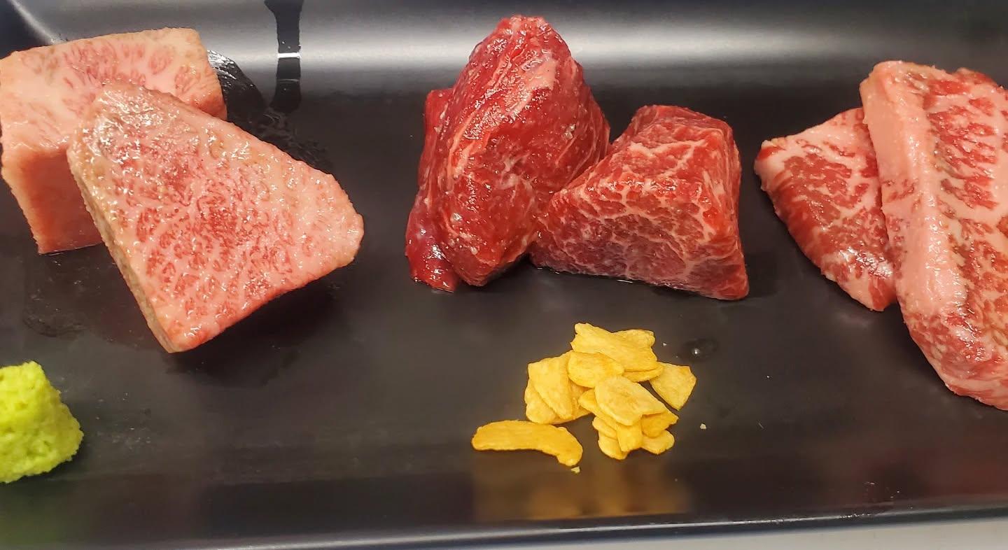 名物極上盛り合わせは食べて頂けてますか？肉の厚み、旨味どれを取っても別格!新宿御苑/焼肉/ホルモン/肉/新宿