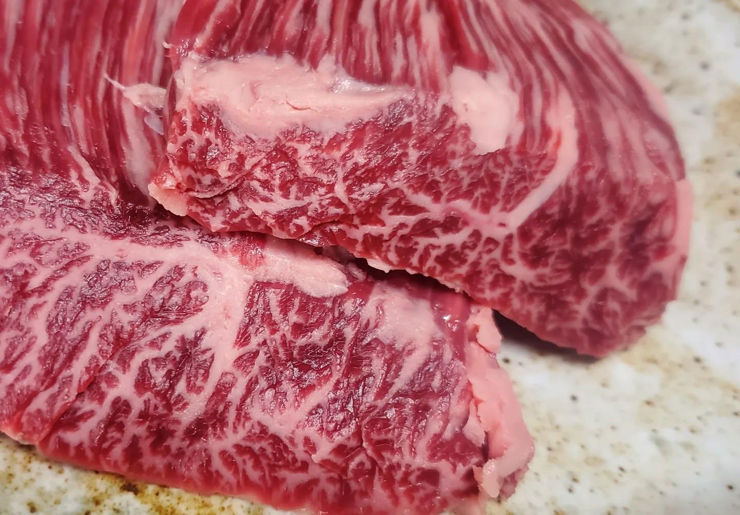 本日のオススメ(特選のハラミ)希少な部位なのでお早めに。新宿御苑/焼肉/ホルモン/肉/新宿