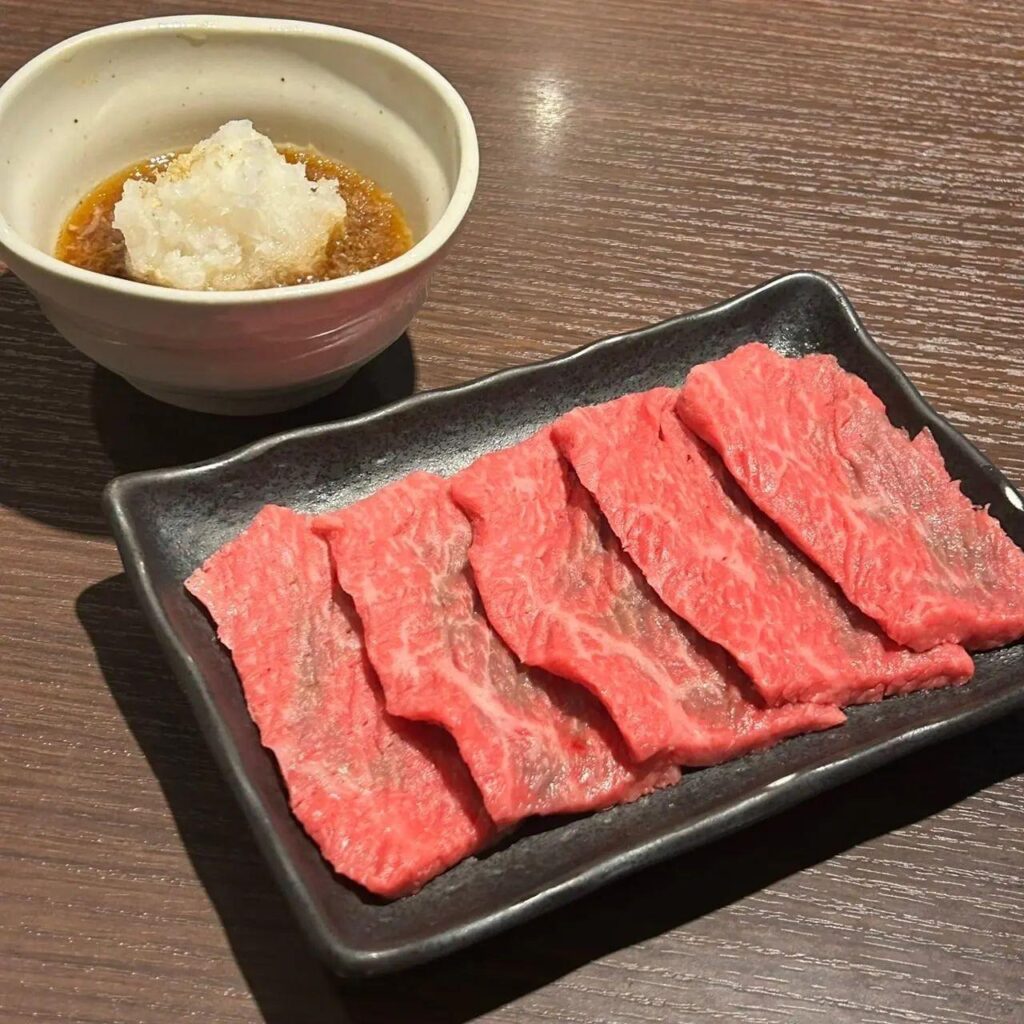 焼肉の代名詞カルビ❕焼きすぎずサッと炙ってオロポンへダイブ⁉️新宿御苑/焼肉/ホルモン/肉