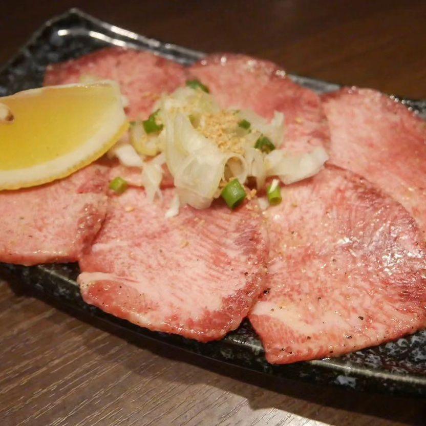 月曜日から焼肉……やっぱり焼肉……🐮🐮🐮新宿御苑/焼肉/ホルモン/肉