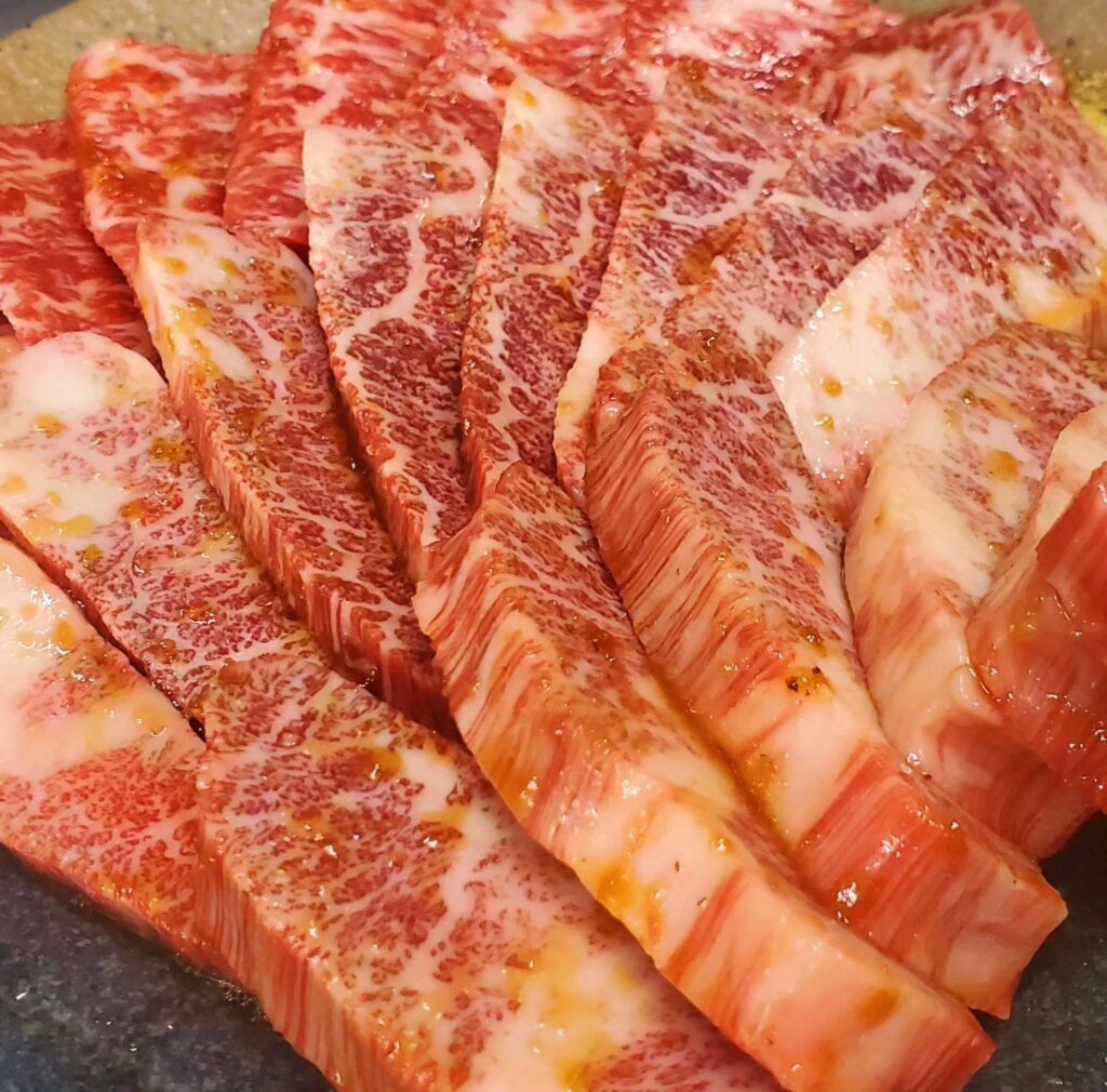 10月はザ・焼肉で行きましょう🎵焼肉の美味さはカルビの旨さ＝🍺or🍚焼くか！焼くか！💡新宿三丁目/焼肉/ホルモン…