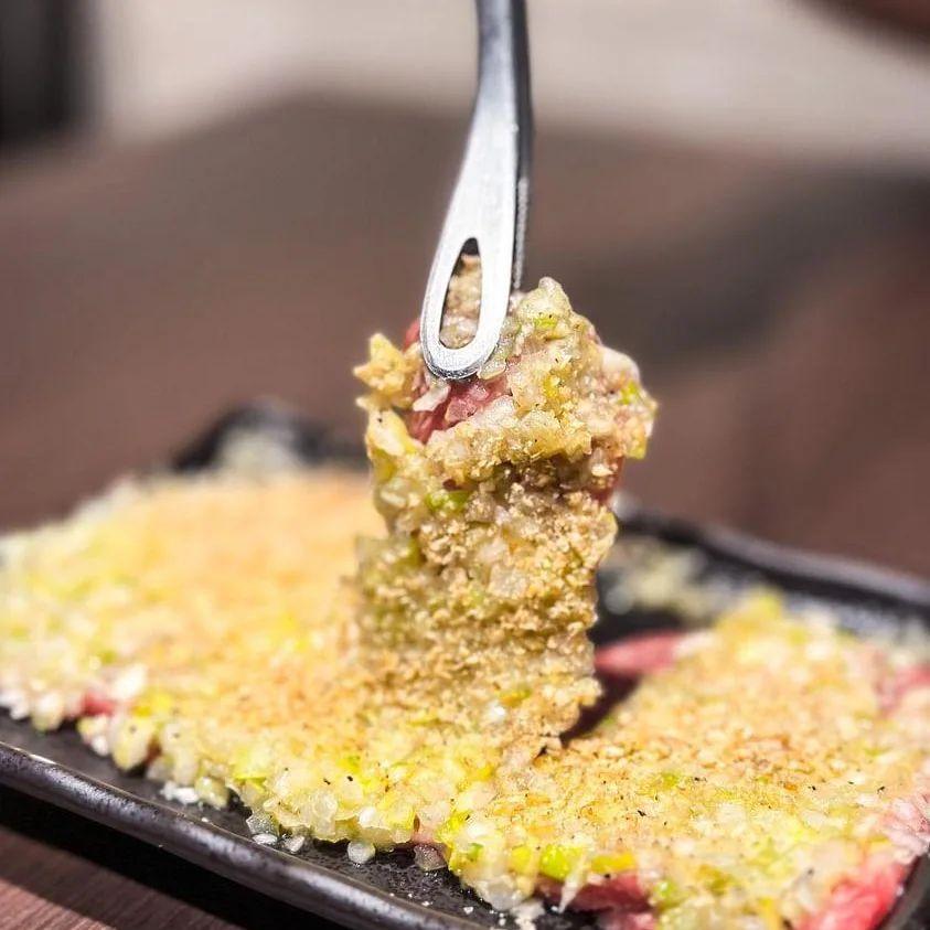 木曜日は落ち着いた焼肉で…コース、盛り合わせ、飲み放題もいいですがアラカルトでのご注文でさっぱり焼肉もいいですね✨モ…