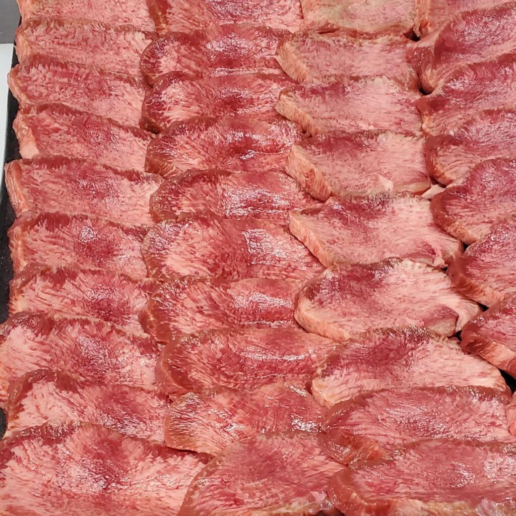 月末焼肉…10月も終わりになってしまい残るは後2カ月、忙しくなる方が多いと思います。ラストまでかけれるよう月末焼肉楽…
