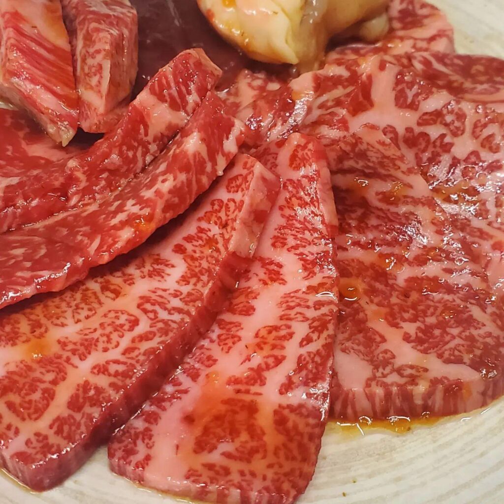 盛り合わせでお好みを見つけてみてはいかがですか？当店オススメの盛り合わせで気になる部位があればお出しすることも可能な…