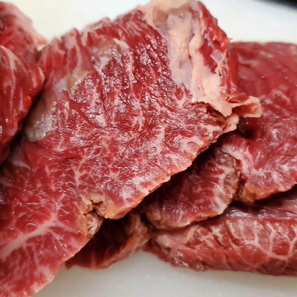 “We’re open”本日は特選のハラミがおすすめです…新宿三丁目/焼肉/ホルモン/ランキング/おすすめ/デート/…