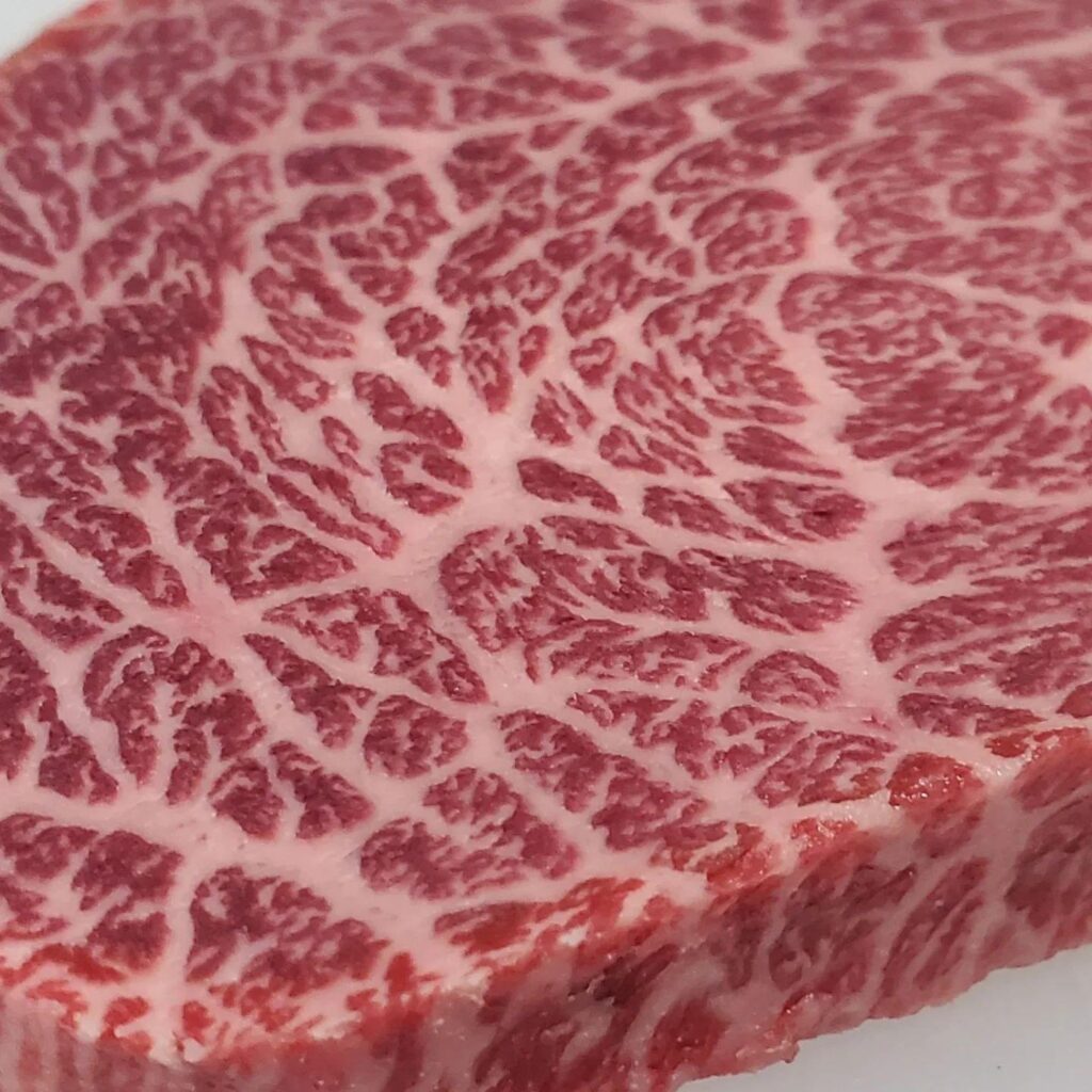 (神戸屋×赤身肉)夏バテ気味になってきているのではないですか？カロリー低めの赤身肉ですが、栄養素が豊富に含まれていま…