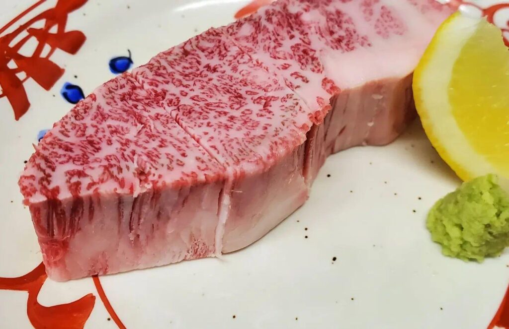 肉は厚みだ！旨さを逃がしません…新宿御苑/焼肉/ホルモン/肉/新宿