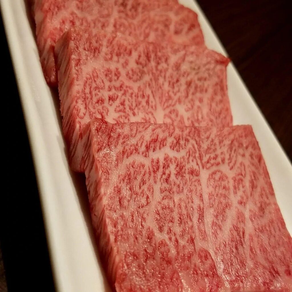 ザブトン…豊かな旨味があり、脂の甘さと肉本来の赤身の濃厚な味わいが絶妙に組み合わさっているのが特徴でオススメです。新…