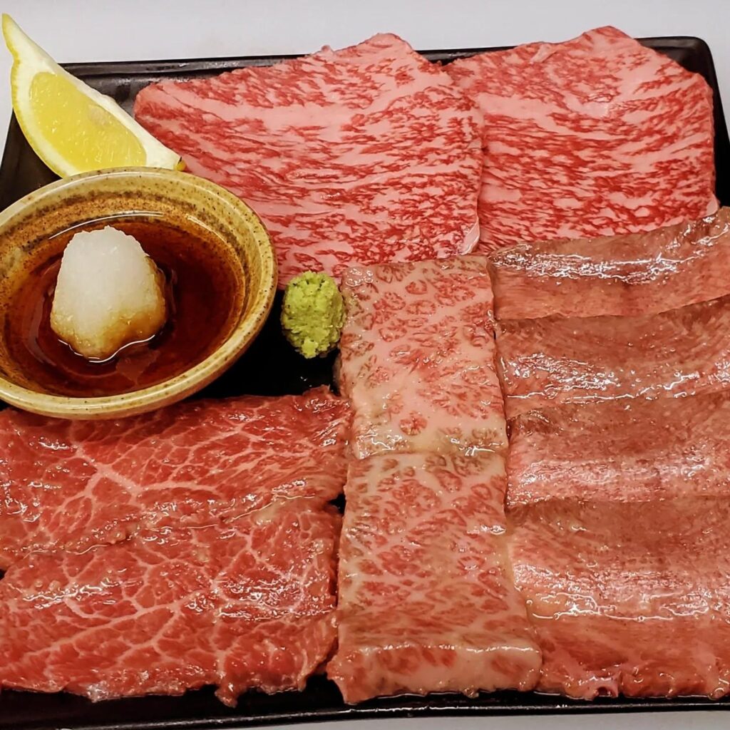 当店イチオシのセレクションコースはリピート率No1です。本日のスタッフ一押しは「下町レバー」です！新宿御苑近くで黒毛…