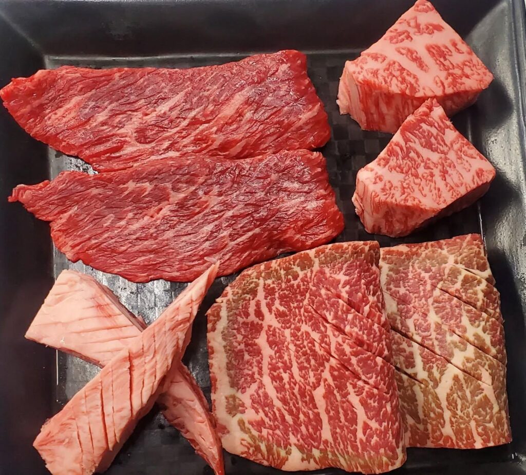 上物から人気の部位まで堪能出来る人気のセレクションコースは必食です。新宿三丁目/焼肉/ホルモン/ランキング/おすすめ…