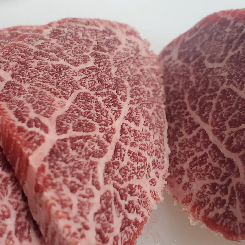 山形牛ヒレ(赤身が多くも適度に脂肪分が混じった、すっきりとした味わいを楽しめる部位であり、山形牛の肉本来の美味しさを…