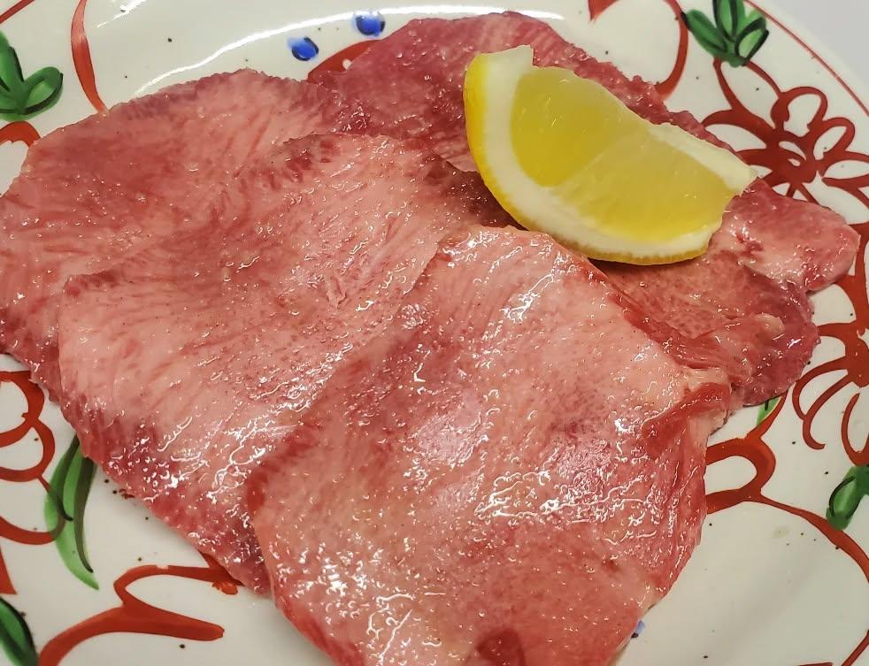 週末の食べるべき一品…黒毛和牛特選タン！新宿御苑/焼肉/ホルモン/肉/新宿　