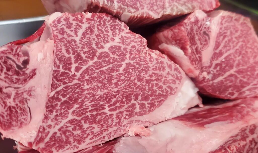 週末は誰と焼肉？新宿御苑前から徒歩4分スタンダード焼肉はここにあります。新宿三丁目/焼肉/ホルモン/ランキング/おす…