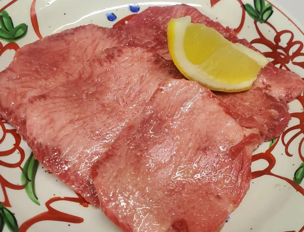 特選の部位、人気のお肉でボリュームも満足して頂けるプレミアムコースはリピーターのお客様から海外のお客様までご好評頂い…