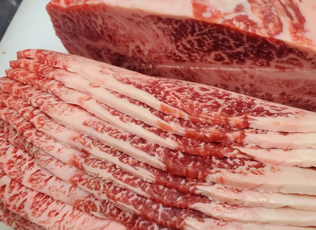 桜舞い散る中に忘れた記憶と焼肉の香り…花見の後には焼肉です。新宿御苑/焼肉/ホルモン/肉/新宿