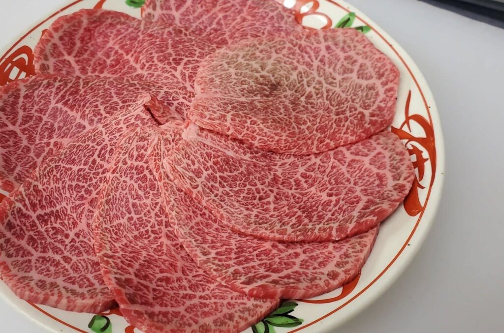 本日のおすすめはさっぱり赤身のとうがらし！スタッフまでお声がけください。新宿御苑/焼肉/ホルモン/肉/新宿