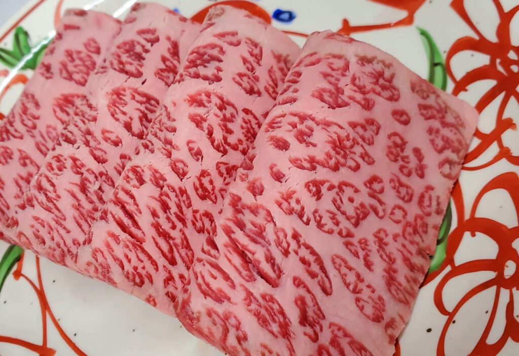 (特選ロース)(特選タン)本日のおすすめとなっております。新宿御苑/焼肉/ホルモン/肉/新宿/新宿三丁目/ステーキ/…